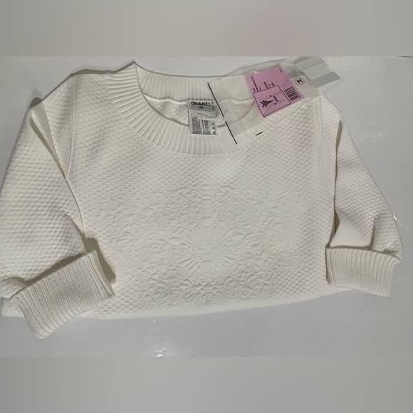 New  Chanel White 3/4 Sleeve Sweater - Picture 10 of 12